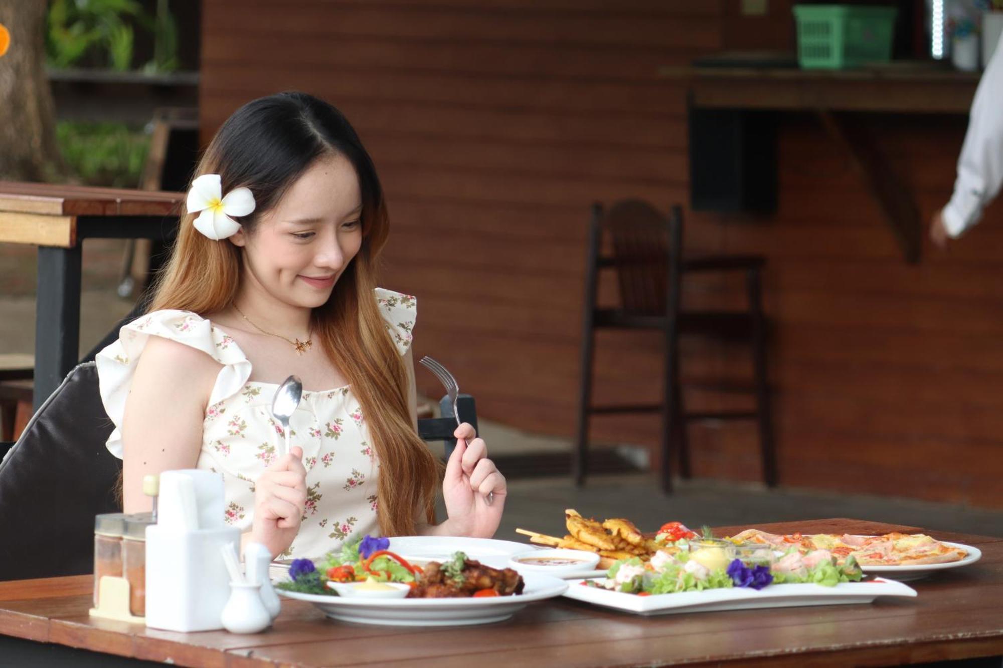 로얄 리버 콰이 리조트 앤 스파 호텔 칸차나부리 외부 사진